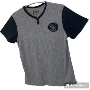 DISNEY PARKS | Men’s DISNEYLAND MICKEY MOUSE Baseball Style Gray & Black Shirt